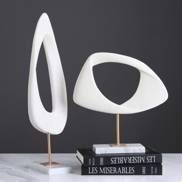 Hodge Sculpture - Image 2